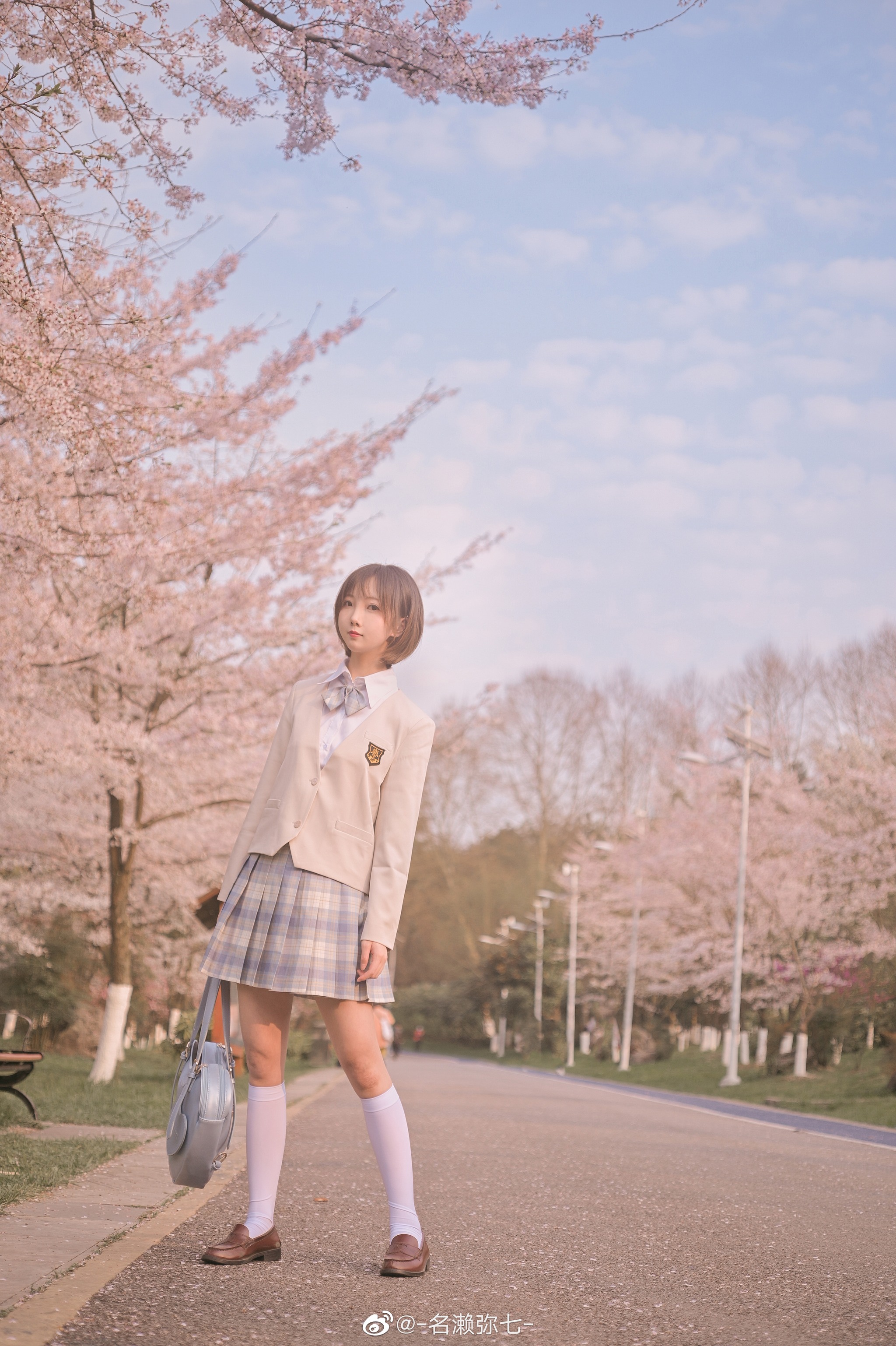 名赖弥七 - NO.003 樱花 [14P]-XikXak